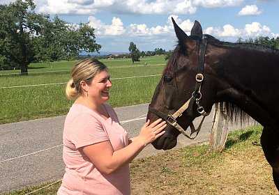 Uri Stall Happy TG IMG 1179