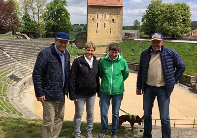 Avenches Haller Crew SightseeingIMG 6317 Amphitheater