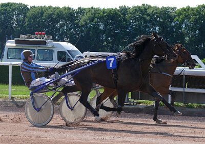 mb P2820296 Light the Fire