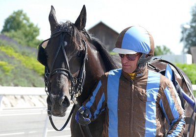 mb P2820343 Light the Fire