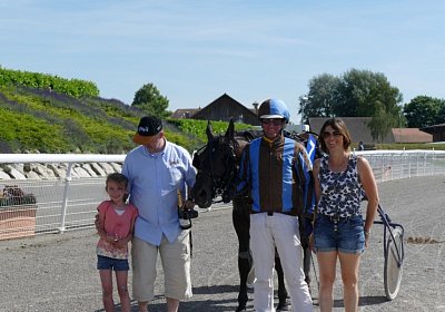 mb P2820345 Light the Fire