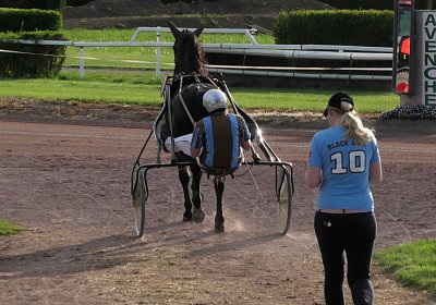 Av 09 05 21 F S4940080 Black